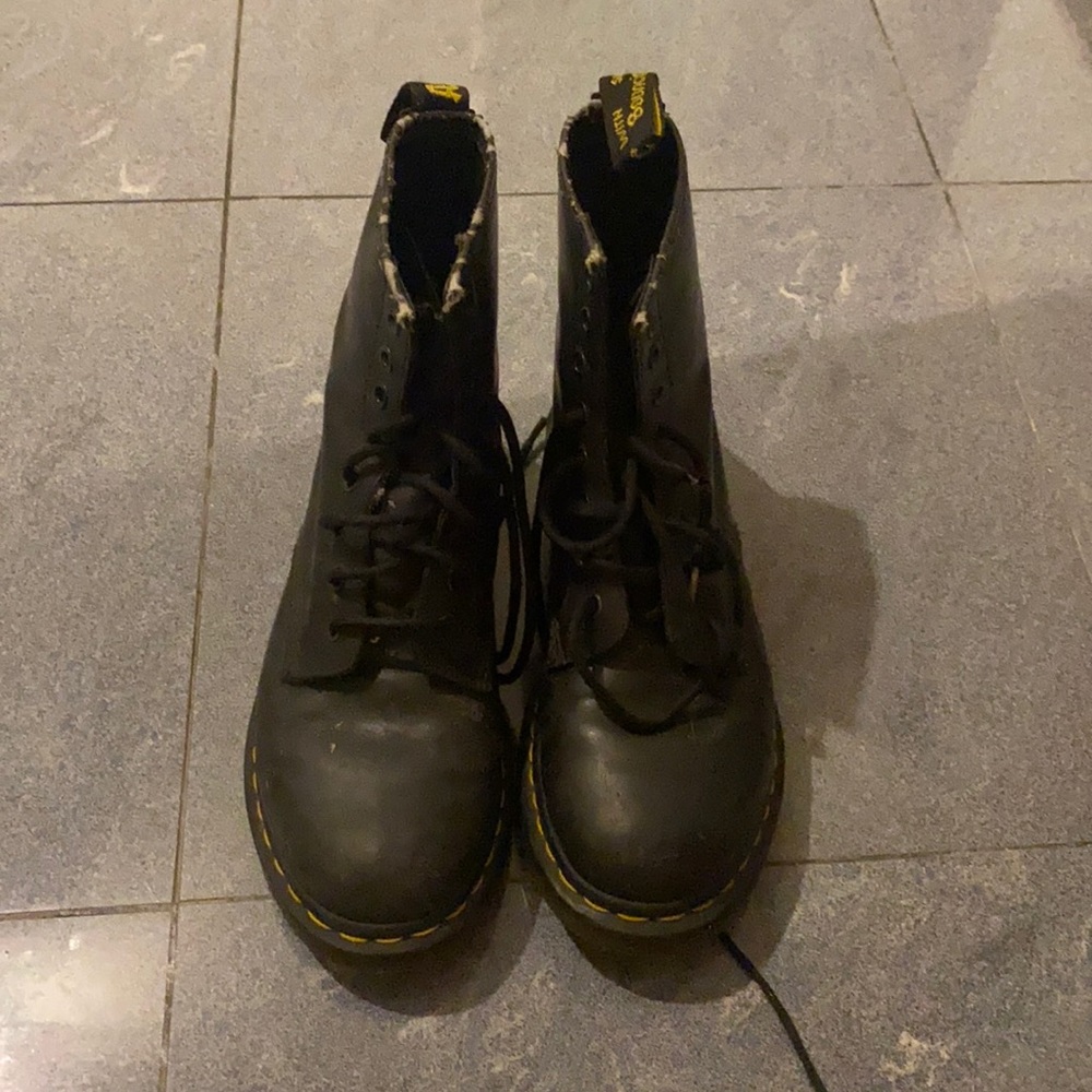 Dr martens/ used boots/ black